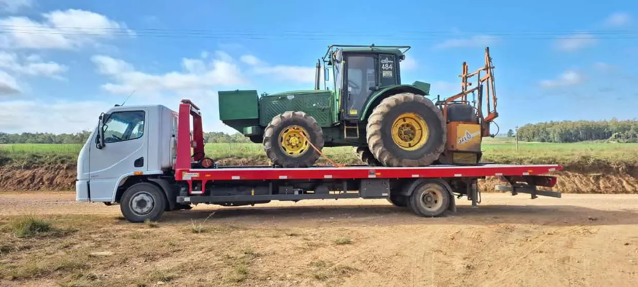 Transporte de trator agrícola