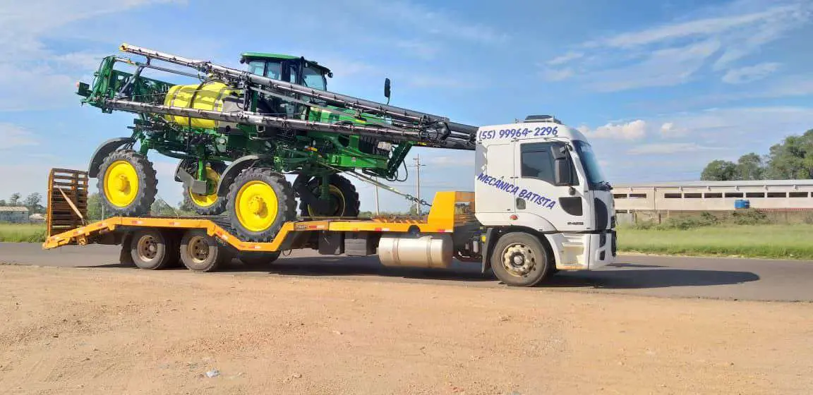 Operação com máquina agrícola